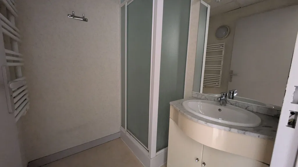 Salles de bain - Studio avec Terrasse et Parking à Port de Plaisance