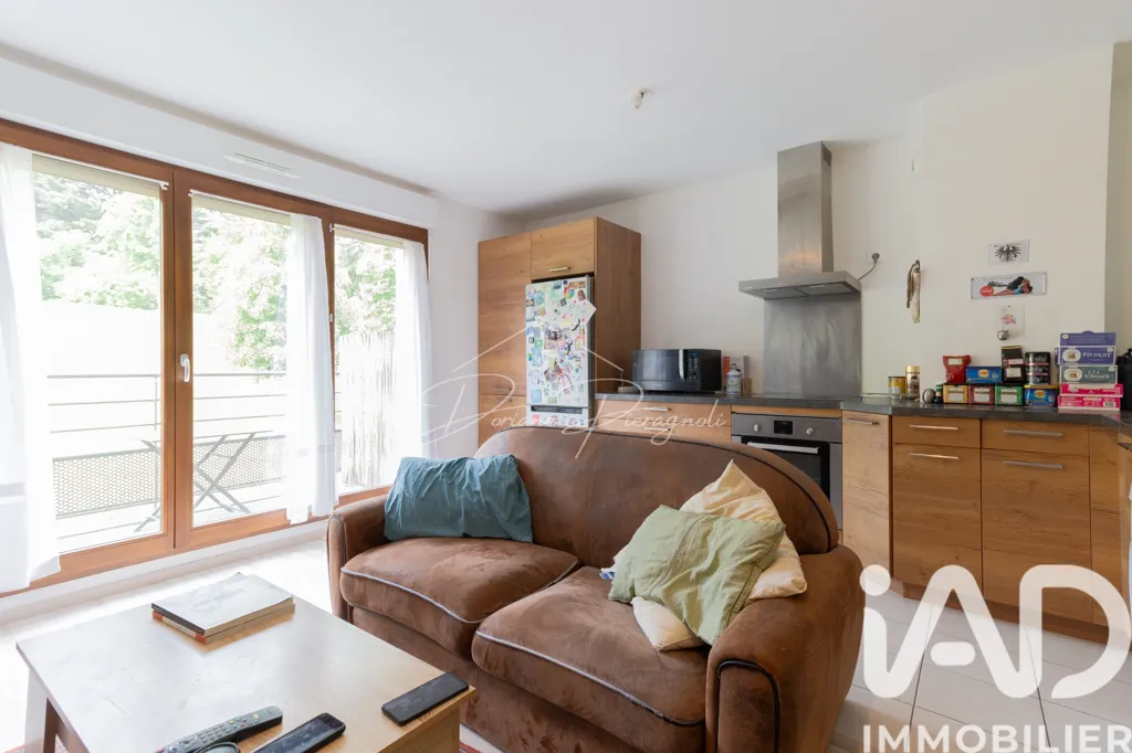 Séjour - Appartement Récemment Construit avec Terrasse à Maffliers