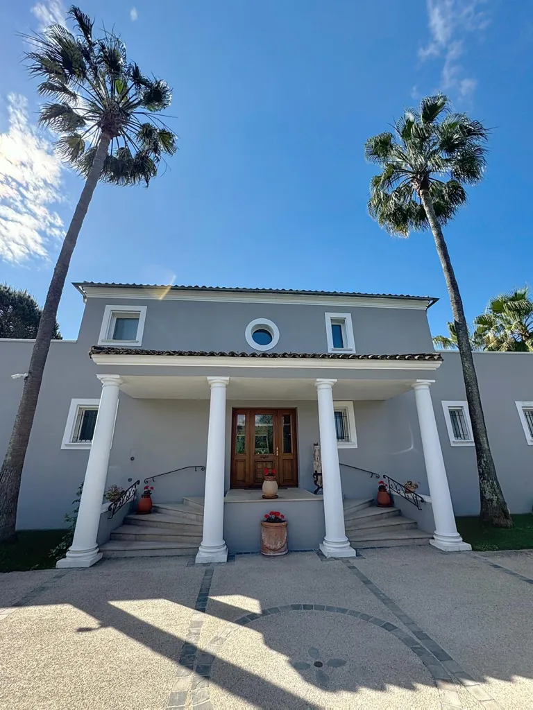 Extérieur - Villa Récemment Construite avec Piscine à Mougins
