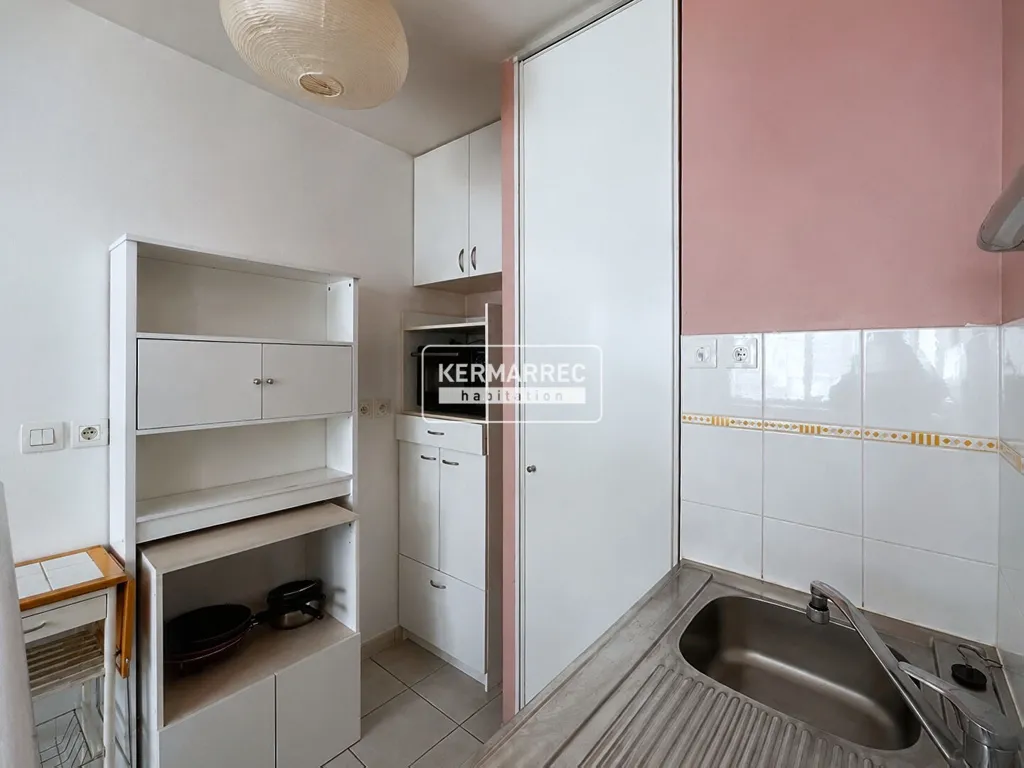 Köök - Studio with Balcony in Nantes