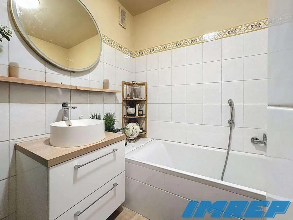 Appartement 6 pièces à Marseille-8e