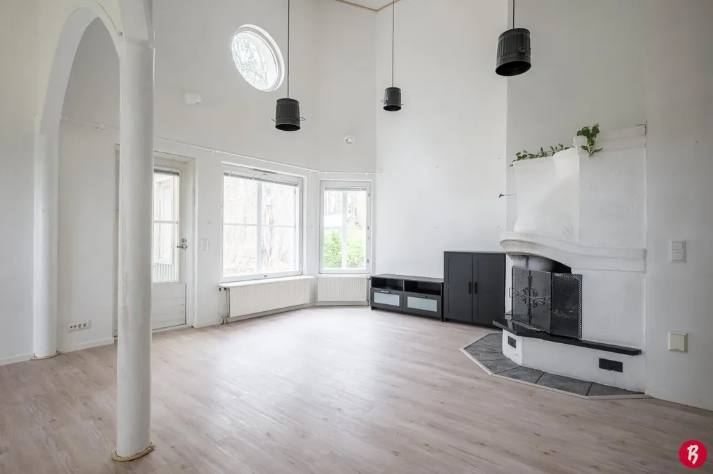 Elutuba - Architect-Designed Home with Sauna in Sykärä