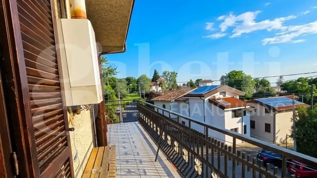 Rõdu - Rustic-Style Flat with Balcony in Marano Marchesato