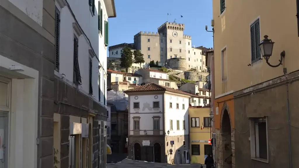 Extérieur - Commercial Property in Central Rosignano Marittimo