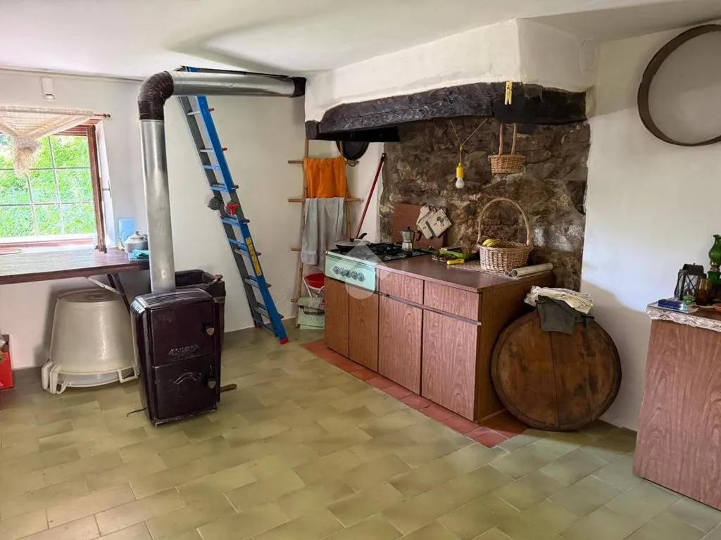 Cucina - Rustic House with Garden in Monastero di Lanzo