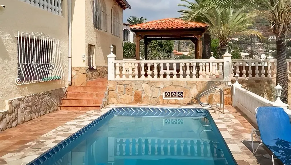 Piscine - Mediterranean Villa with Pool in Calpe