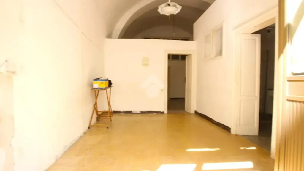 Esik - Ground Floor Trilocale with Vaulted Ceilings in Molfetta