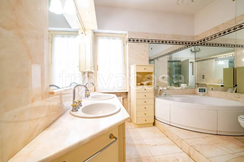 Vannitoad - Luxury Villa with Private Park in Cornegliano Laudense