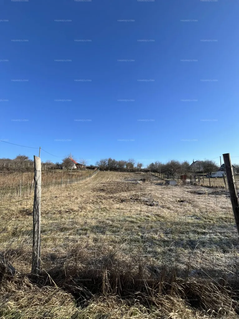 Giardino - Agricultural Plot with Views in Várpalota