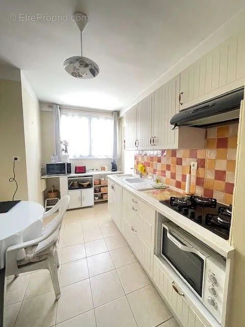 Cuisine - Appartement T3 avec Balcon au Centre-ville d'Alès