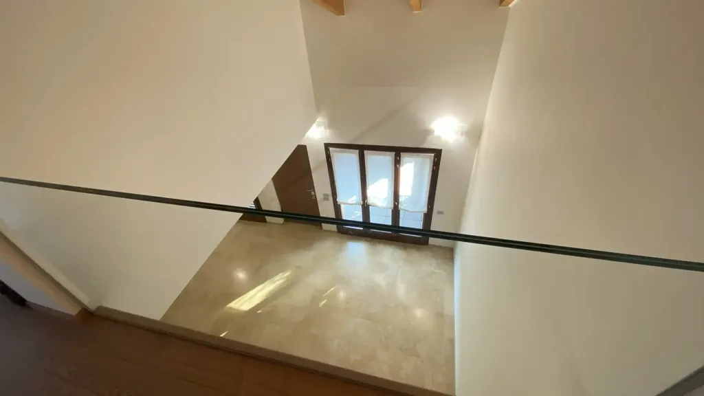 Pièces - Triplex in Villa with Terraces in Treviolo