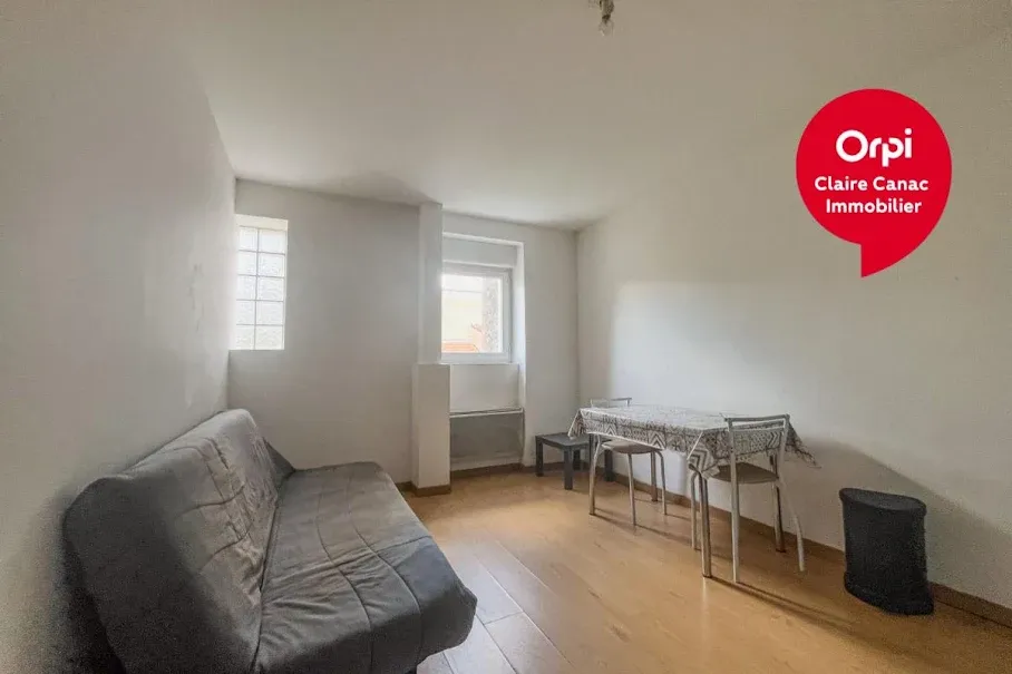 Living Room - Studio with Salle d'Eau in Castres