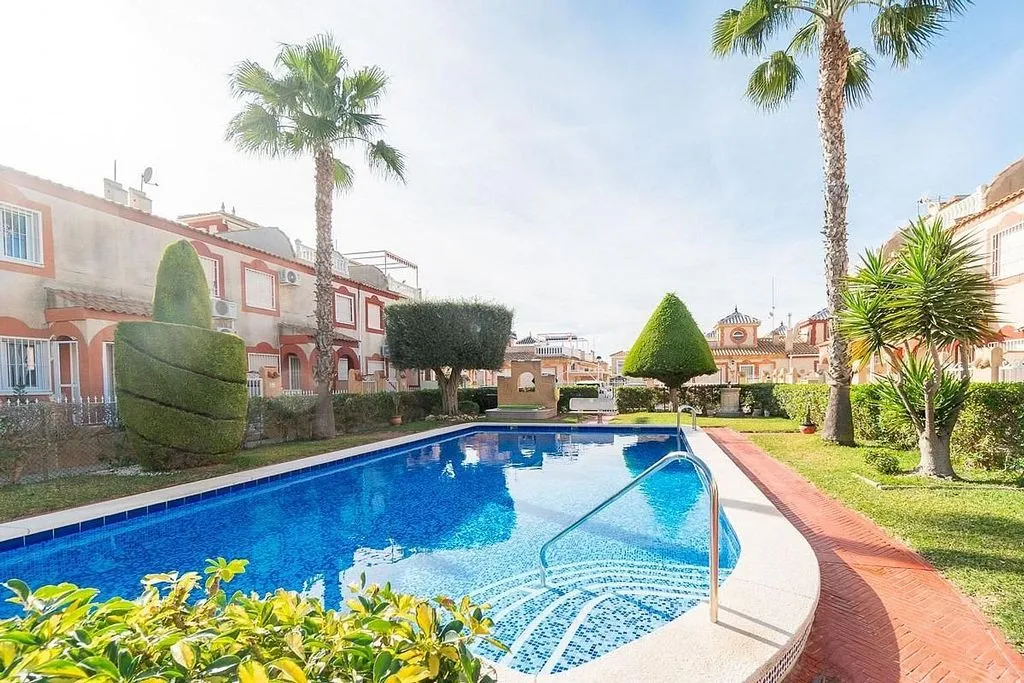 Bassein - Adosado with Pool in Playa Flamenca
