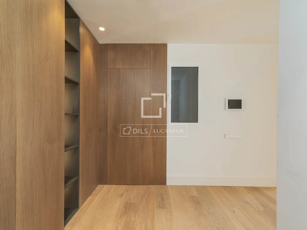 Entrée - Renovated Apartment with City Views in Eixample