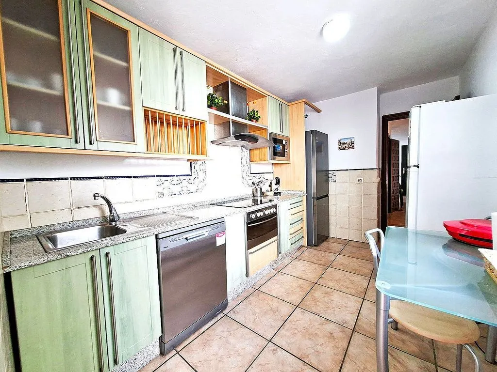Köök - Terraced Apartment with Pool in Central Location