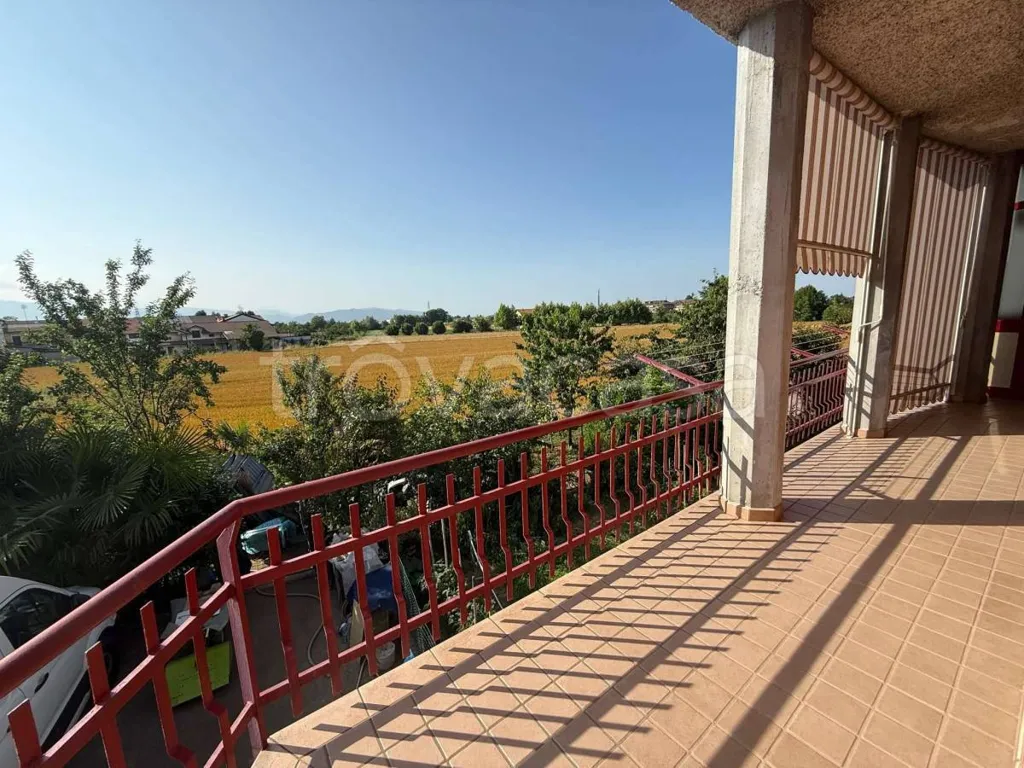 Balcone - Rear Corner Flat with Balcony in Cuneo