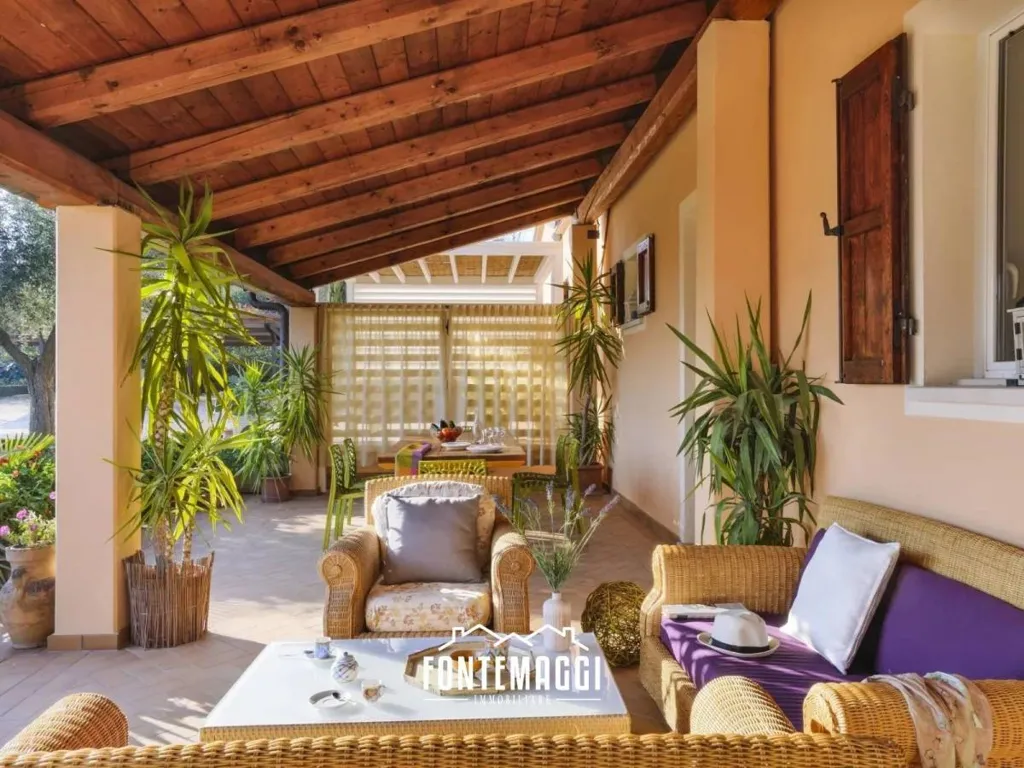 Terrasse - Villa with Sea View in San Costanzo