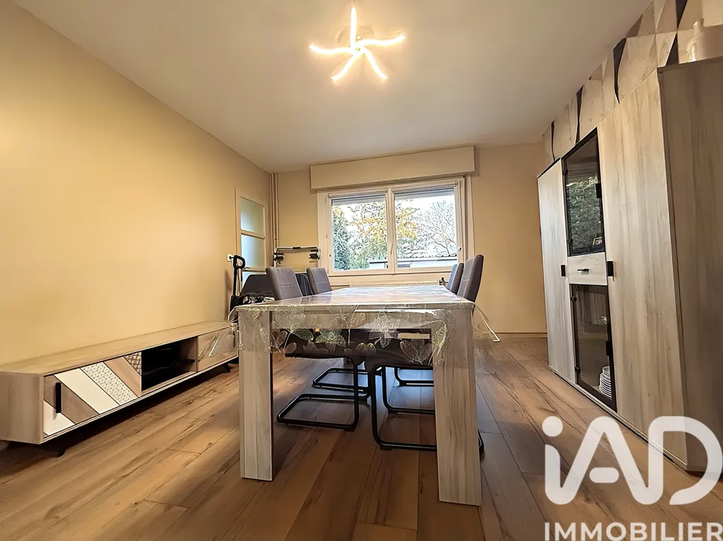 Söögituba - Functional 5-Piece Villa with Garden in Roéulx