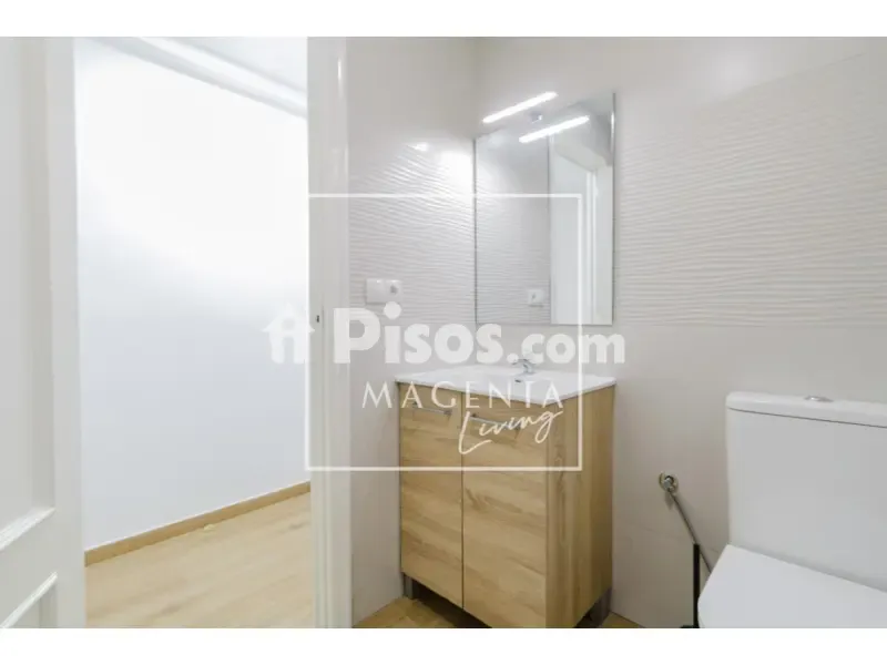 Vannitoad - Bright Studio with Balcony in Murillo Street