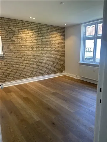 Toad - Charmful Flat with Brick Walls in Aalborg