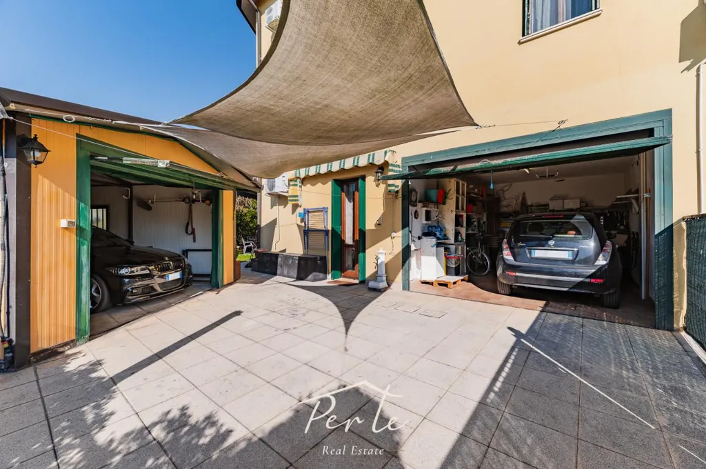 Extérieur - Duplex with Garden and Pool in Borgo Mantovano