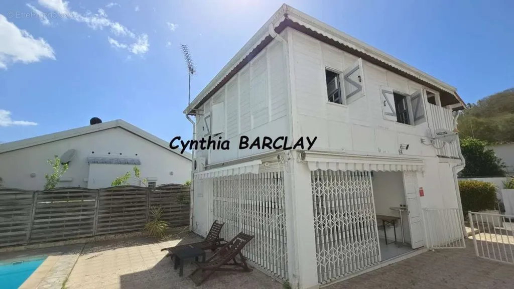 Extérieur - Ensemble Immobilier avec Piscine à Le Carbet