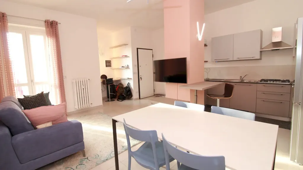 Elutuba - Elegant Bilocale with Balcony in Saluzzo