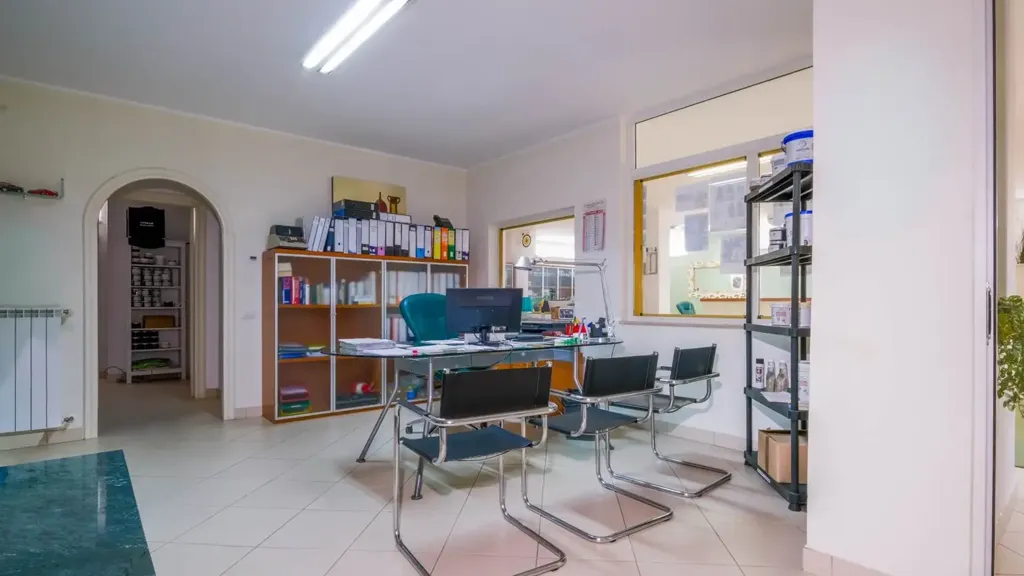 Bureau - Villa with Pool and Garden in Frascati