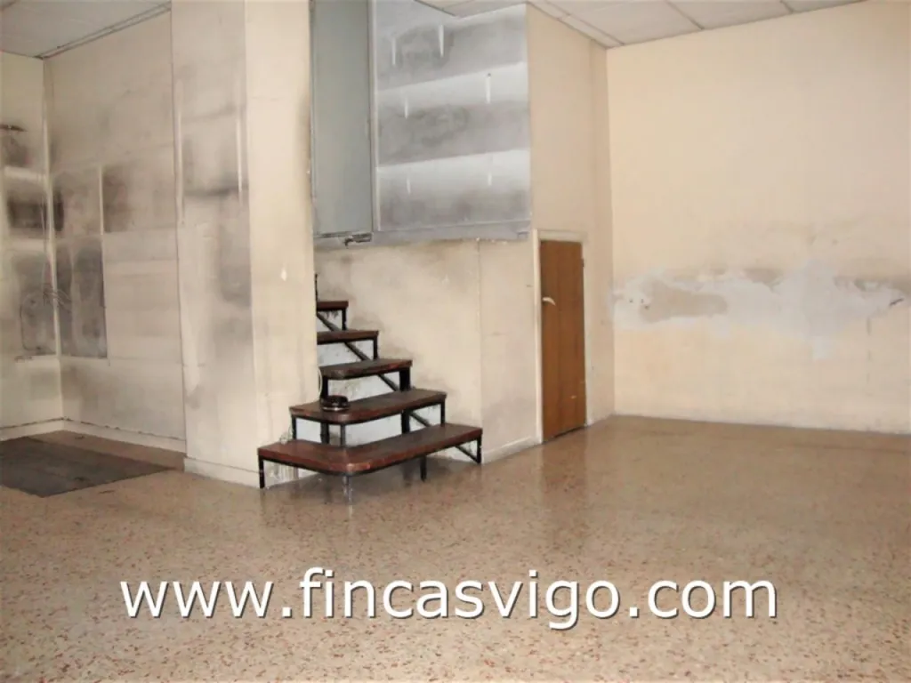 Rooms - Commercial Space with Strategic Location in Vigo