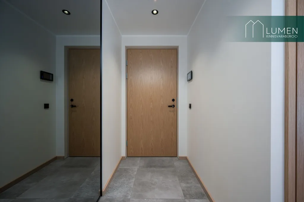 hallway_entrance