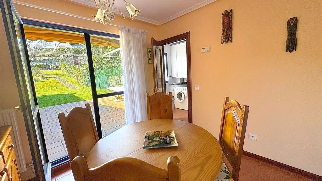 Söögituba - Terraced House with Pool in Comillas