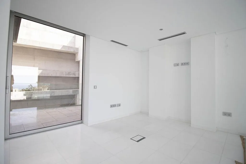 Pièces - Contemporary Townhouse with Pool in Ifara