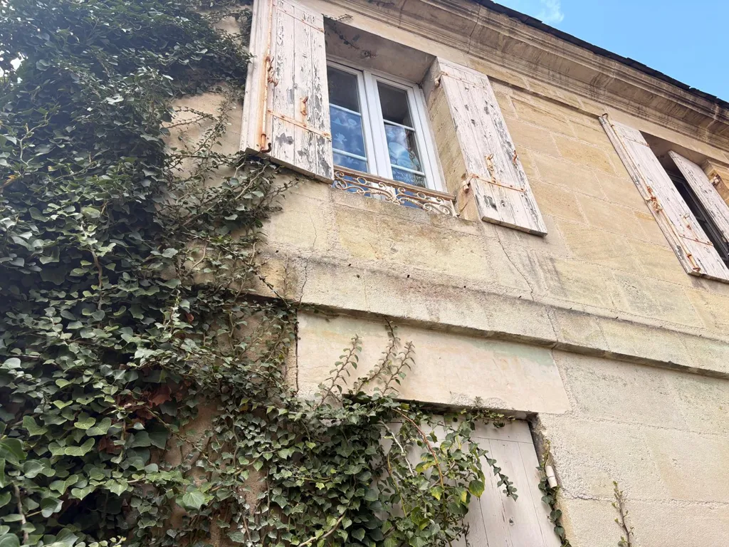 Immeuble à Transformer avec Jardin à Blaye