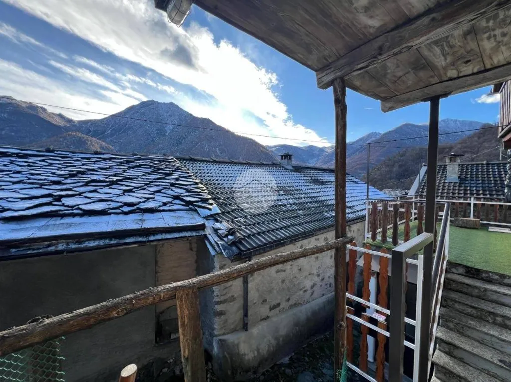 Rõdu - Semi-detached House with Panoramic View in Viù