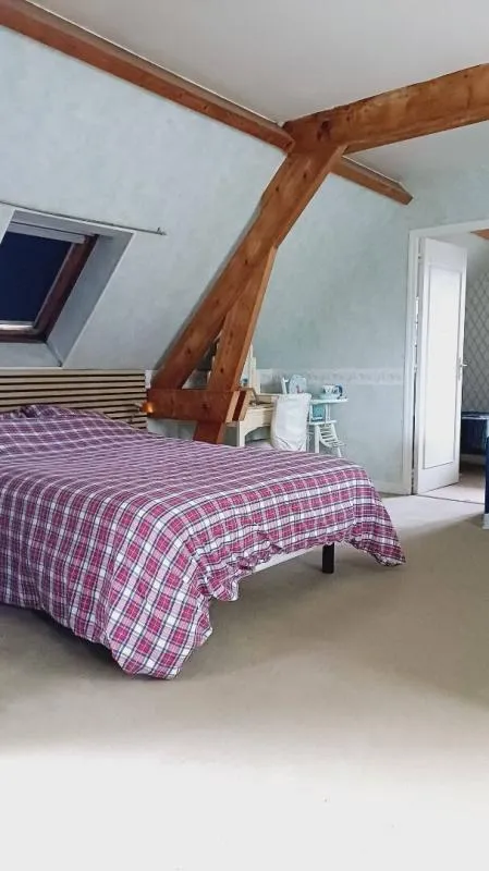 Chambres - Propriété Historique avec Piscine à Noyon