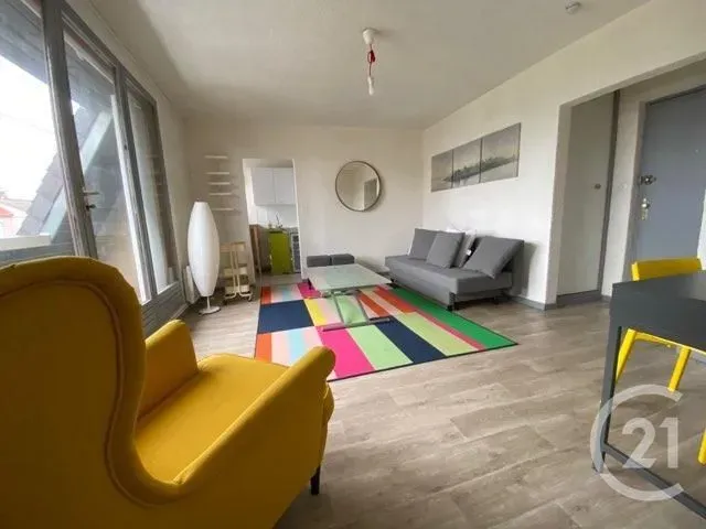 Séjour - Studio Rénové avec Jardin à Montluçon