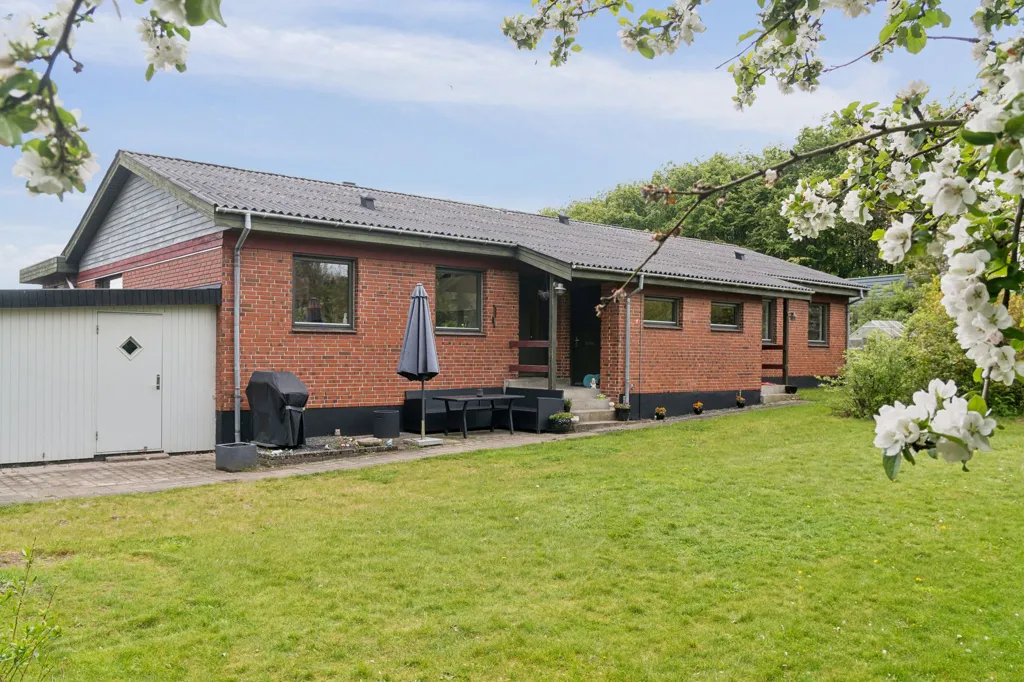 Välivaade - 1962 Villa with Garden in Hammel