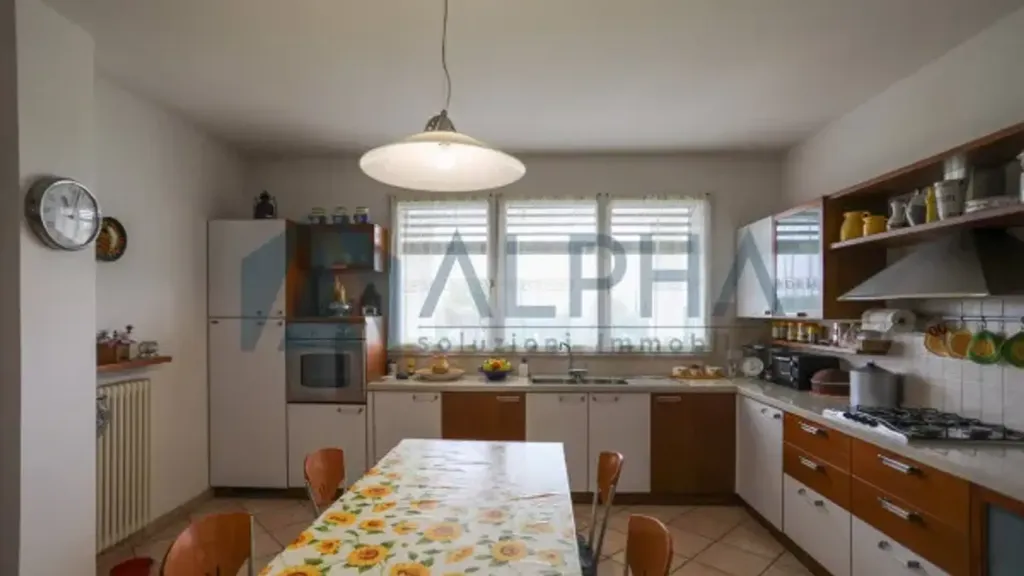 Cuisine - Luxury Villa with Private Garden in Cesena