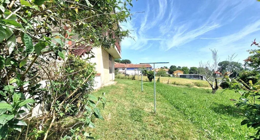 Aed - Chalet with Terrace in Reocín