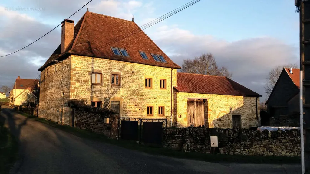 5-room house in Paray-Le-Monial
