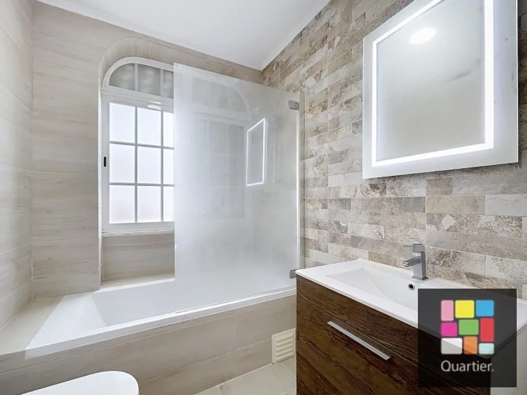 Salles de bain - Luxury House with Pool in Santo Antonio da Romeira