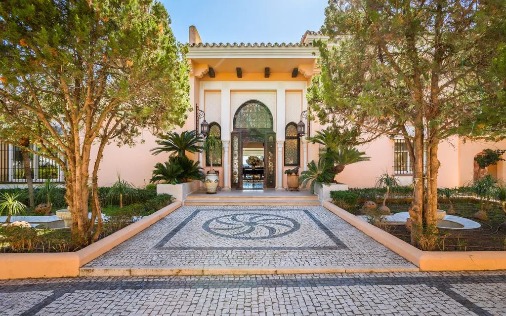 Jardin - Beachfront Villa with Pool in Estepona
