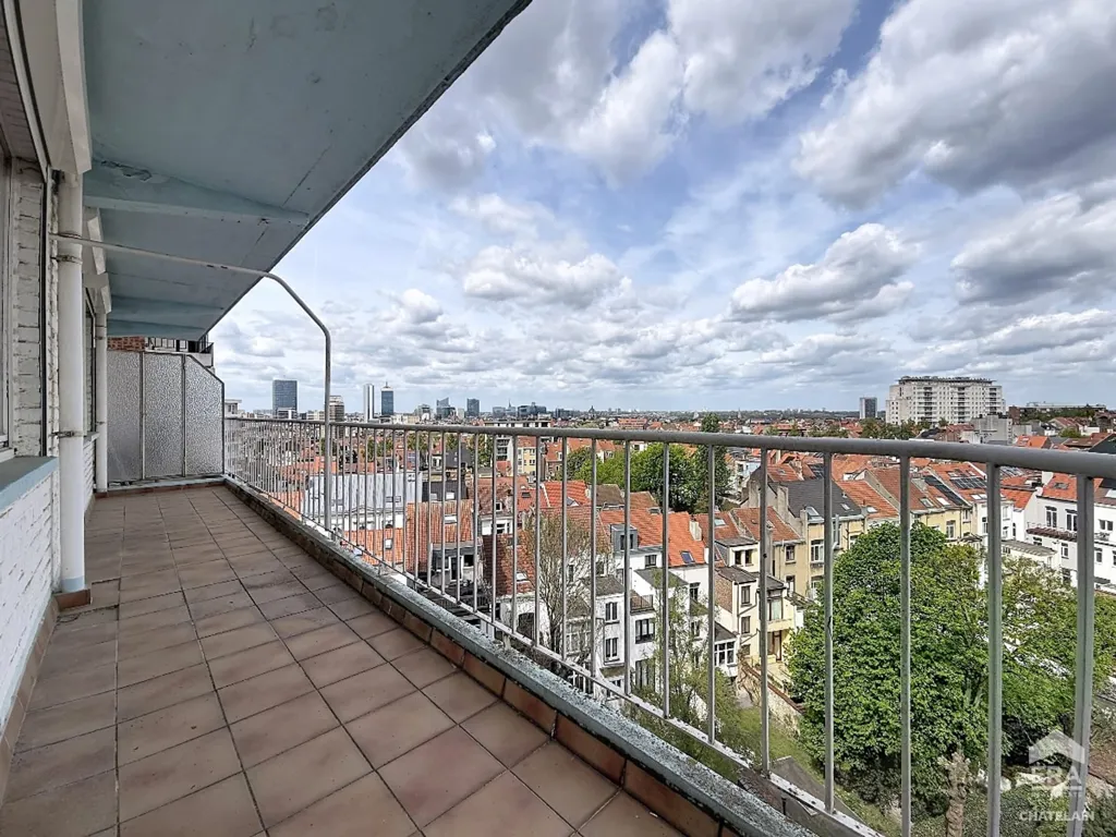 Rõdu - 3-Bedroom Apartment with Terrace in Brussels