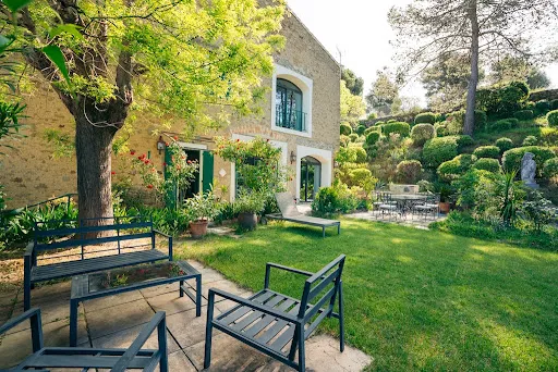 Aed - Restored Winemaker's Home with Pool in Azillanet