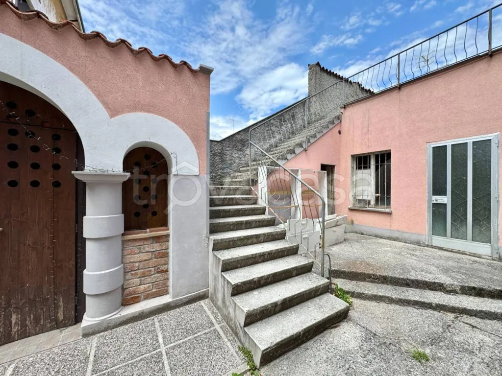 Pièces - Central Triplex with Terrace in Gorizia