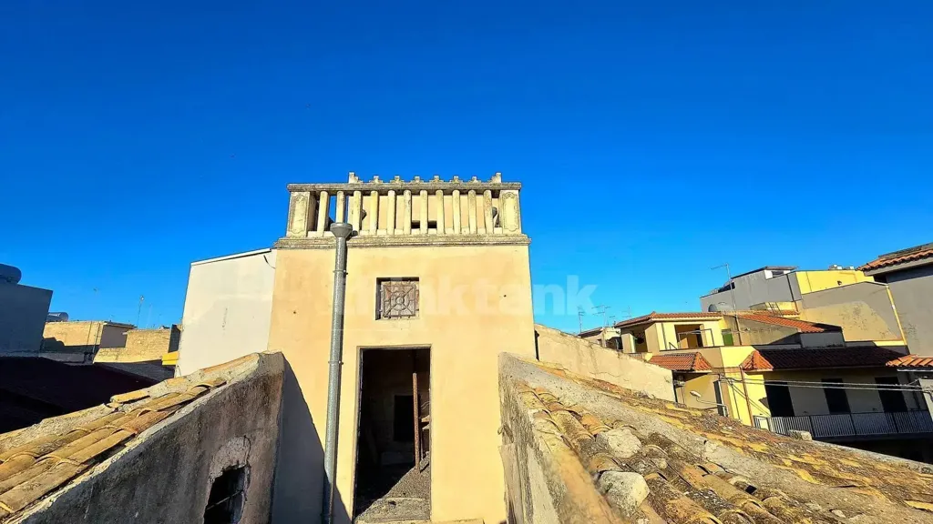 Garden - Historic Villa with Dual Entrances in Rosolini