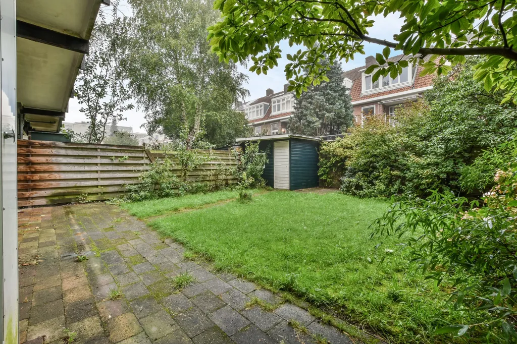 Aed - Historic House with East Facing in Amsterdam