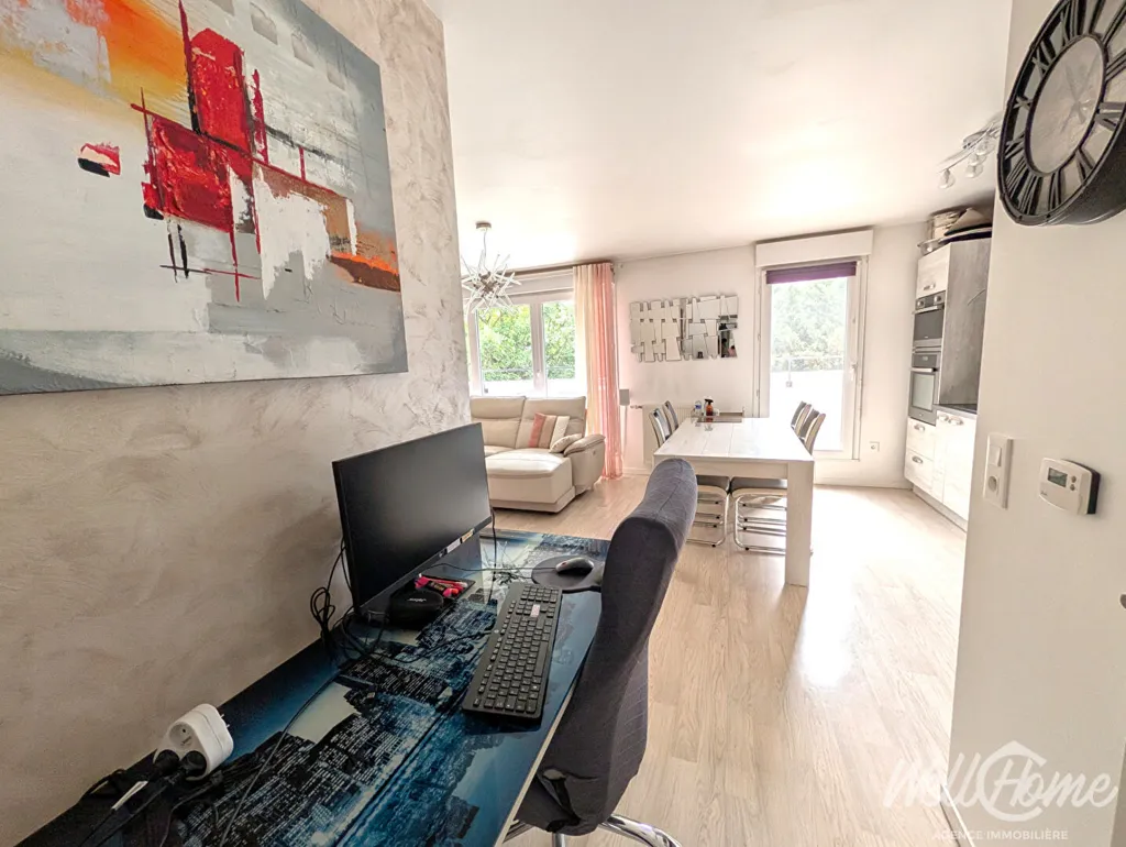 Studio - 3-Bed Flat with Terrace in Montigny-lès-Cormeilles