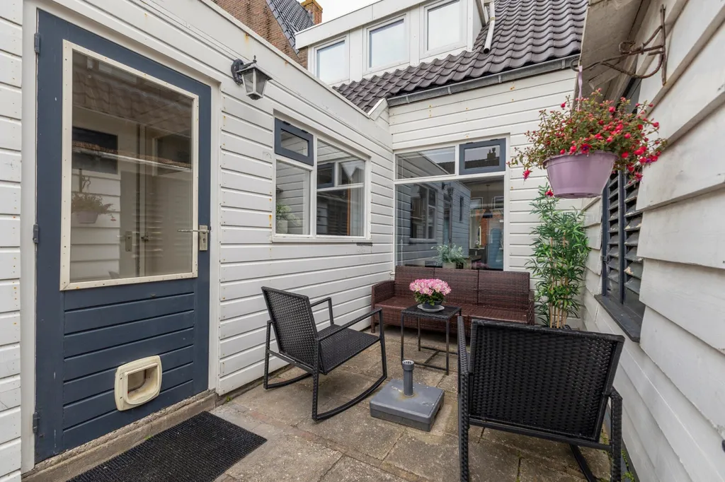 Terrasse - Interwar Semi-detached House in Den Helder