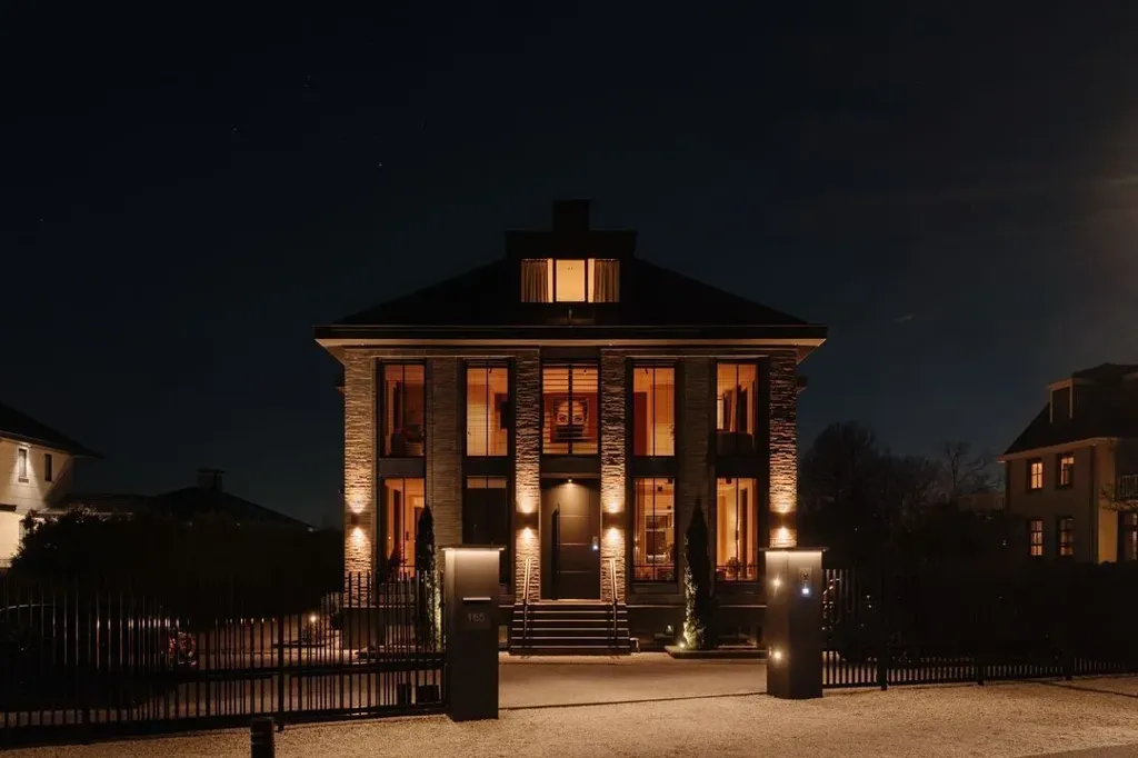 Exterior - Villa with River View on Amsteldijk Noord